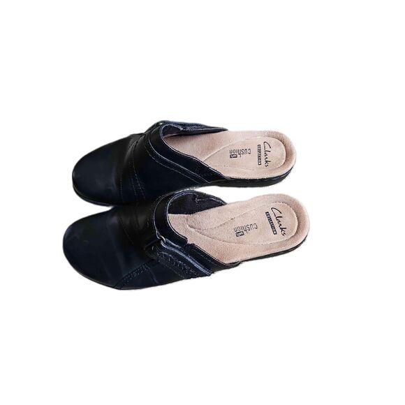 Women's Clark's Slide On Sandals size 7 black leather slide on low heel - Picture 4 of 10